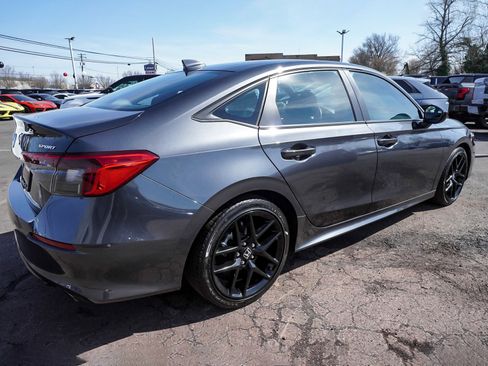 Used 2023 Honda Civic Sport image 6