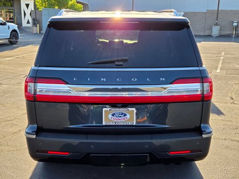 Used 2021 Lincoln Navigator Reserve w/ Luxury Package AWD/4WD image 5