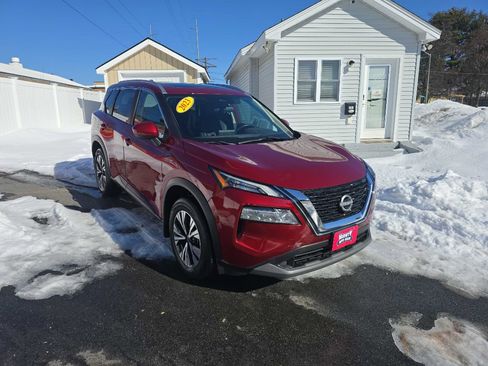 Used 2023 Nissan Rogue SV w/ SV Premium B Package image 2