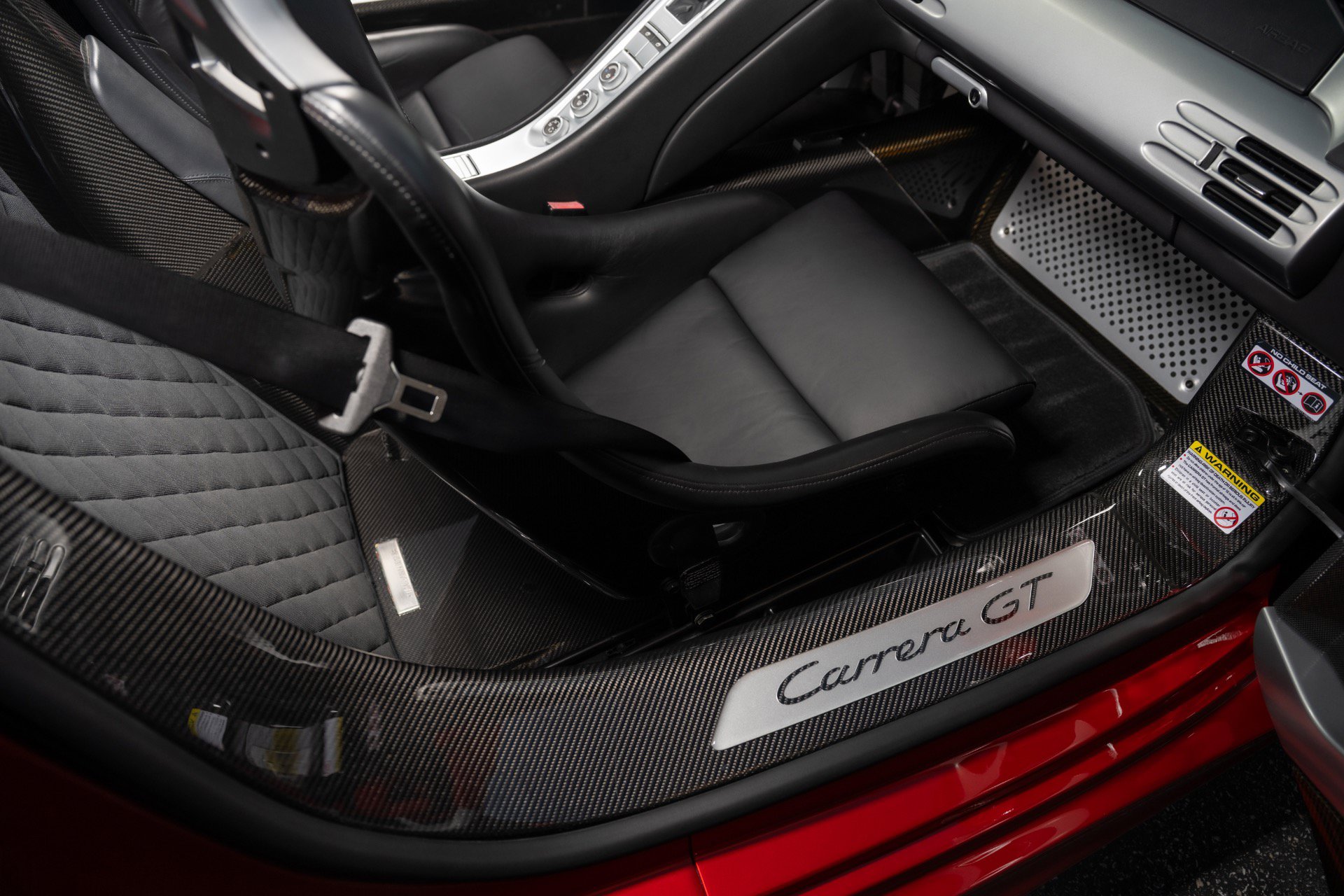 Used 2005 Porsche Carrera GT RWD image 49