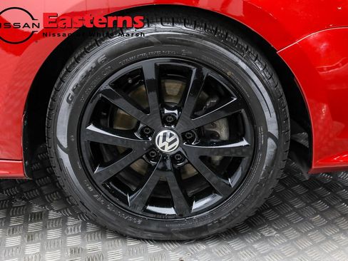 Used 2017 Volkswagen Jetta SE image 53