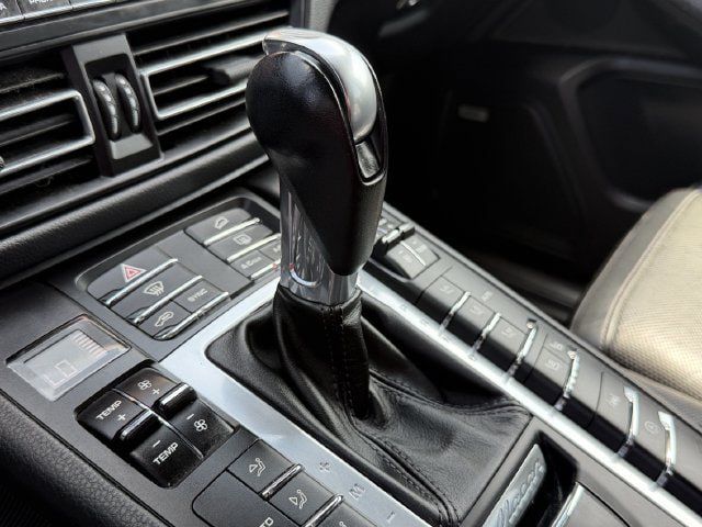 Used 2020 Porsche Macan AWD/4WD image 17