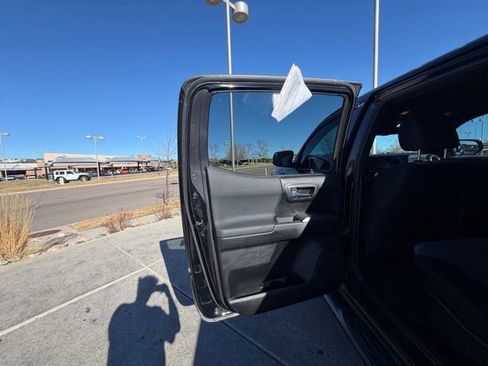 Used 2021 Toyota Tacoma TRD Off-Road image 22