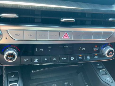 Used 2025 Kia Telluride SX w/ SX Captain's Chair Package AWD/4WD image 26