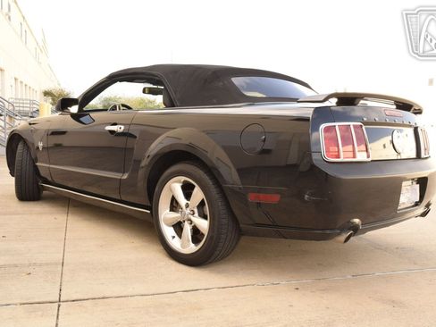 Used 2009 Ford Mustang GT RWD image 18