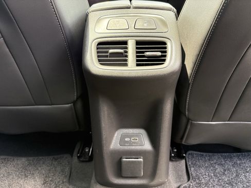 Used 2025 Buick Envision Avenir AWD/4WD image 32
