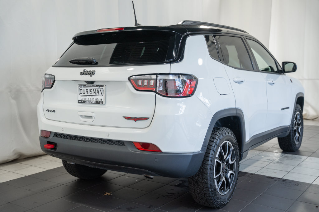 Certified 2025 Jeep Compass Trailhawk AWD/4WD image 4