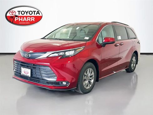 New 2026 Toyota Sienna XLE FWD image 1