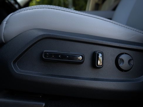 Certified 2025 Honda Pilot Touring image 43