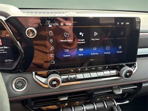 Used 2025 Chevrolet Colorado Z71 w/ Technology Package image 8