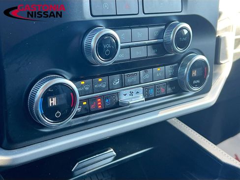 Used 2024 Ford Expedition Max XLT image 21