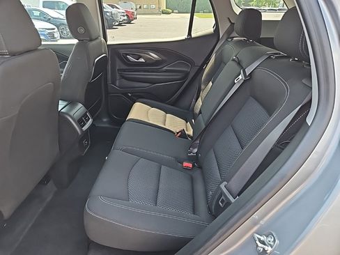 Used 2024 GMC Terrain SLE image 23