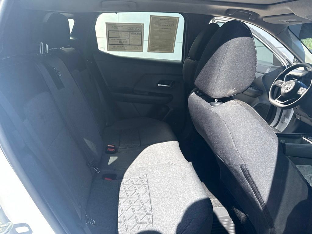 Used 2025 Nissan Kicks SV w/ SV Premium Package FWD image 28