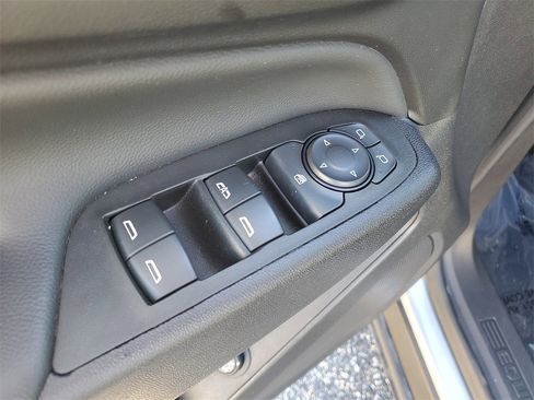 Used 2024 Chevrolet Equinox LT image 9