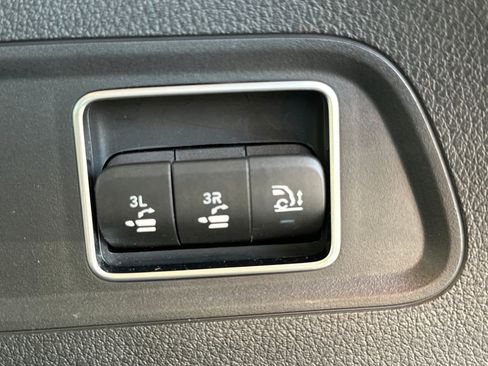 Certified 2024 Mercedes-Benz GLS 450 4MATIC image 36