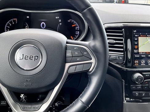 Used 2022 Jeep Grand Cherokee Laredo E AWD/4WD image 26
