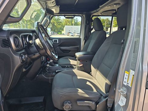 Used 2020 Jeep Gladiator Sport w/ Quick Order Package 24S AWD/4WD image 9