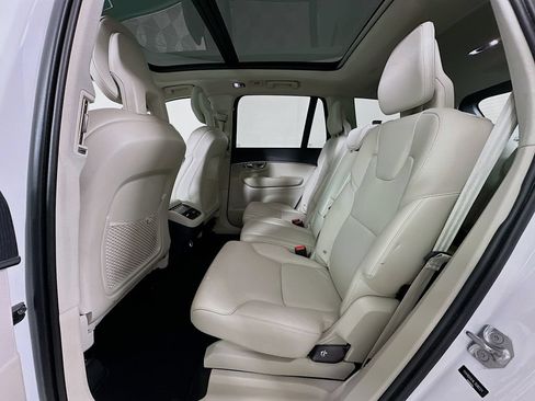 Used 2020 Volvo XC90 T5 Momentum w/ Protection Package Premier FWD image 17
