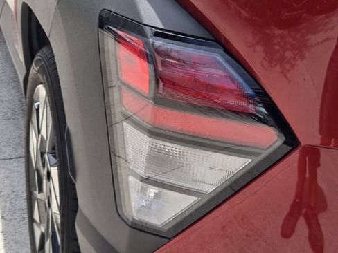 Used 2024 Hyundai Kona SEL w/ Convenience Package FWD image 8