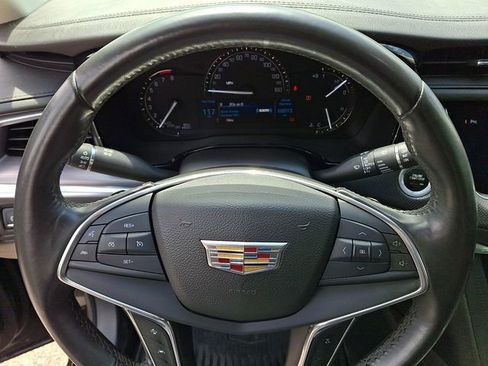Used 2017 Cadillac XT5 Luxury w/ Driver Awareness Package AWD/4WD image 18