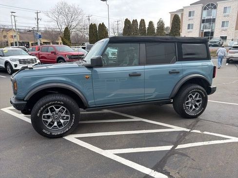 Used 2023 Ford Bronco Badlands AWD/4WD image 4