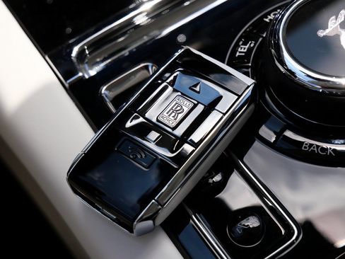 New 2025 Rolls-Royce Ghost image 32