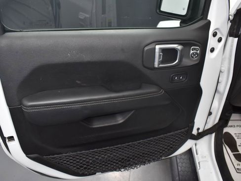 Used 2023 Jeep Wrangler Unlimited Sahara image 15