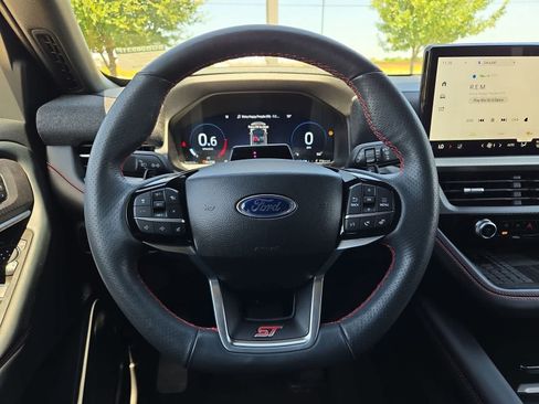 Used 2025 Ford Explorer ST AWD/4WD image 23