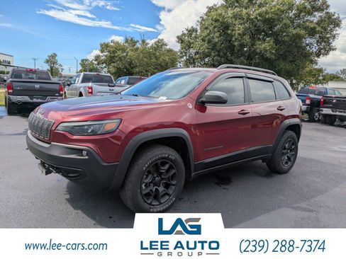 Used 2021 Jeep Cherokee Trailhawk w/ Technology Group AWD/4WD image 7