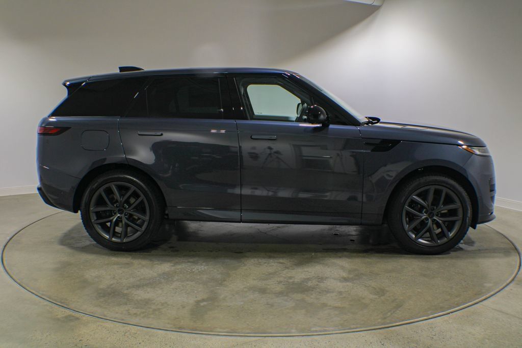 New 2026 Land Rover Range Rover Sport Dynamic SE AWD/4WD image 7