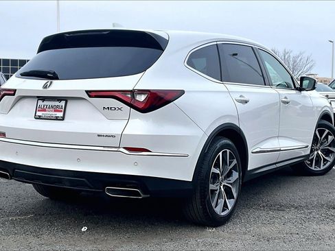 Used 2023 Acura MDX SH-AWD w/ Technology Package image 12