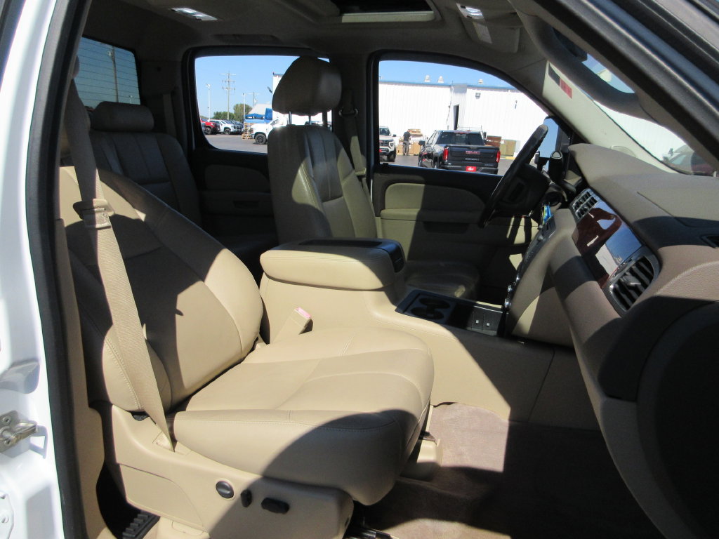 Used 2014 GMC Sierra 2500 SLT w/ SLT Convenience Package AWD/4WD image 27