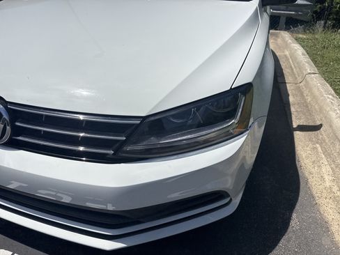 Used 2018 Volkswagen Jetta SE FWD image 12