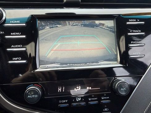 Used 2018 Toyota Camry SE w/ Moonroof Package image 26