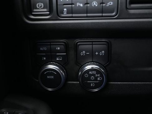 Used 2022 GMC Yukon SLE w/ Gmc Pro Safety Plus Package image 47