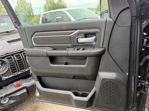 New 2026 RAM 2500 Big Horn AWD/4WD image 16