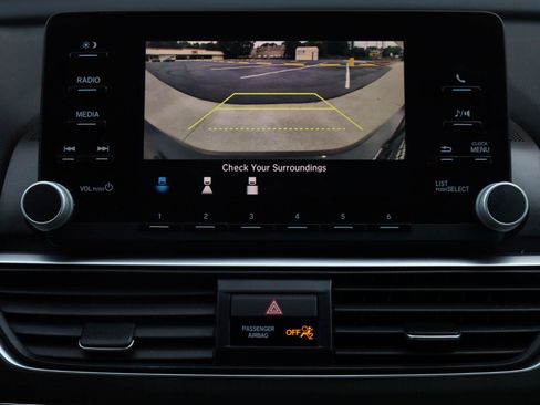 Used 2018 Honda Accord LX image 39