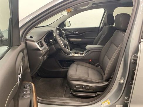 Certified 2023 GMC Acadia SLE w/ Driver Convenience Package image 8