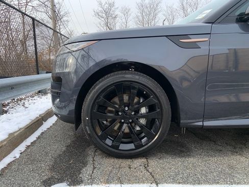 New 2026 Land Rover Range Rover Sport SE image 9