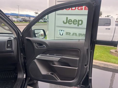 Used 2022 Chevrolet Colorado LT w/ Fleet Safety Package image 34