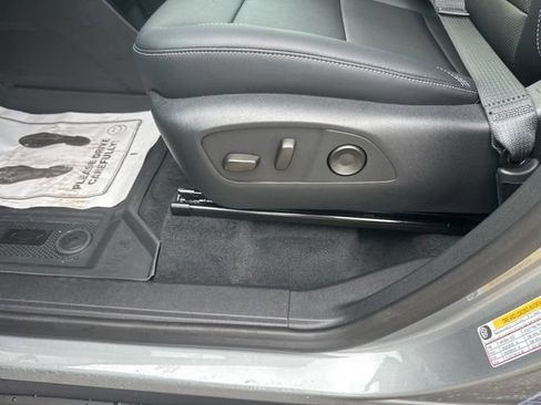 New 2026 Chevrolet Traverse LT w/ Midnight/Sport Edition FWD image 17