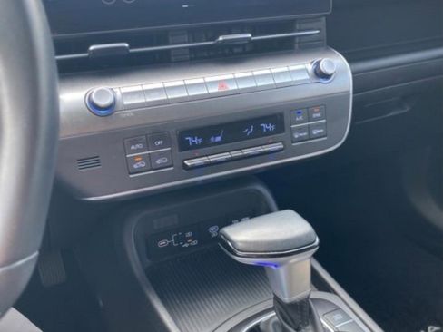 Used 2024 Hyundai Kona SEL image 13