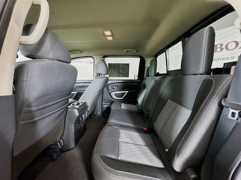 Used 2021 Nissan Titan SV w/ SV Convenience Package image 28