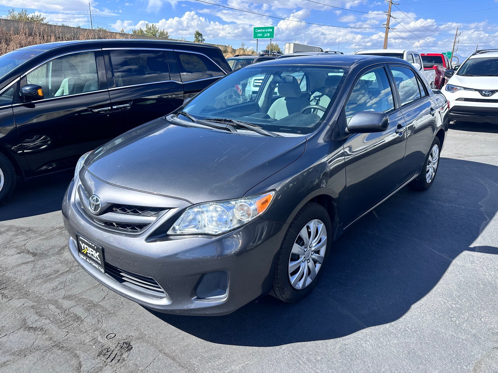 Used 2012 Toyota Corolla LE FWD image 2