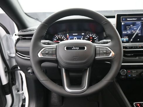 New 2026 Jeep Compass Latitude AWD/4WD image 32