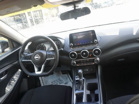 Used 2024 Nissan Sentra SV image 16