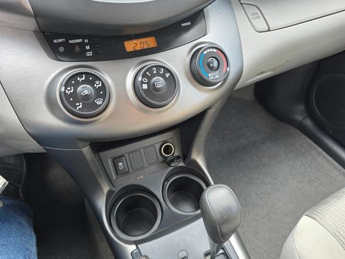 Used 2010 Toyota RAV4 2WD image 17