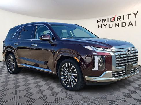 Used 2024 Hyundai Palisade Calligraphy AWD/4WD image 3