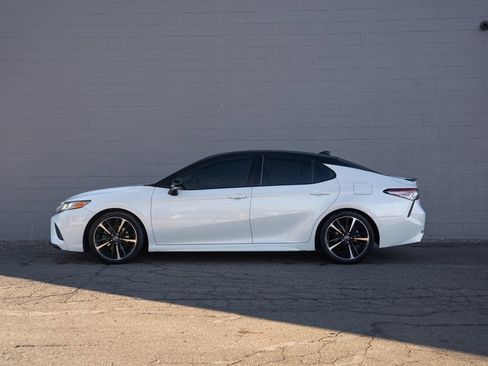 Used 2019 Toyota Camry XSE image 2