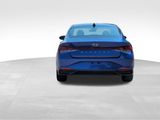 Used 2023 Hyundai Elantra SEL w/ Convenience Package image 4